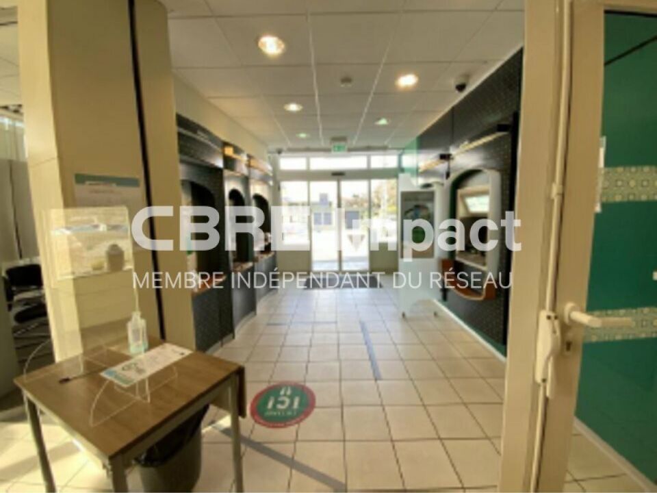 Local commercial d'une surface de environ 161 m²