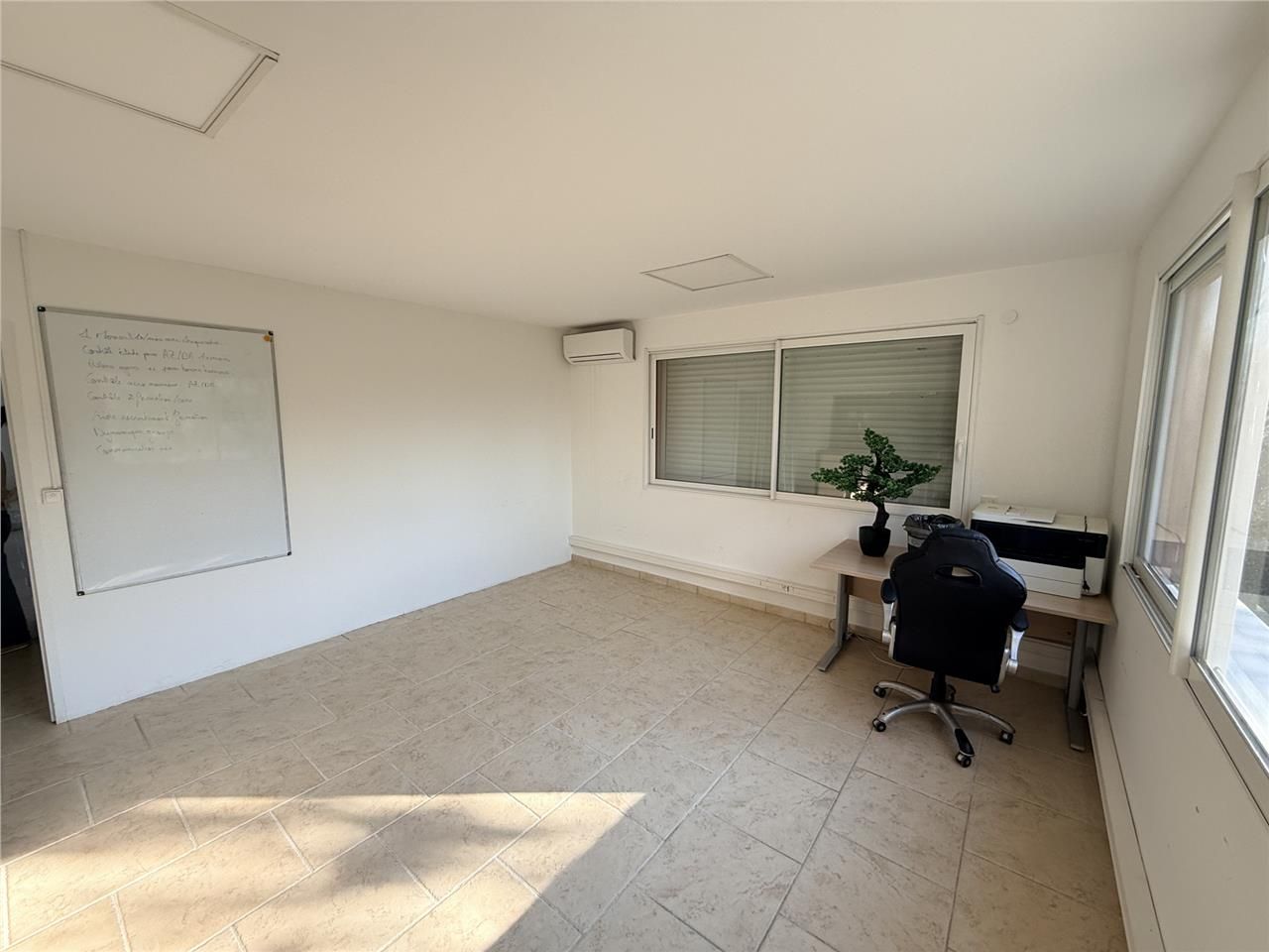 20 m² dispo à Roquebrune-sur-argens