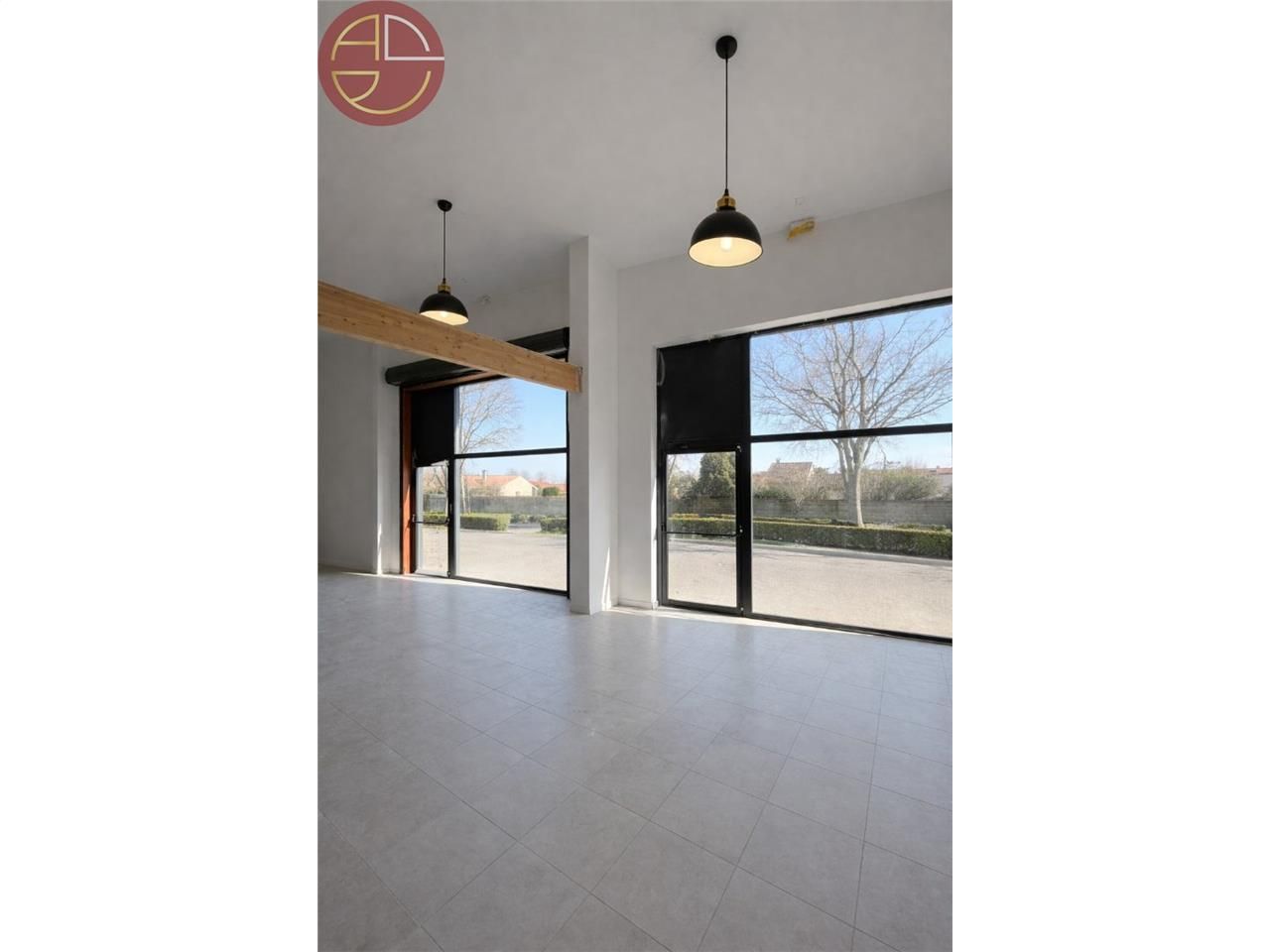 Location local commercial 280 m² à PLAISANCE DU TOUCH