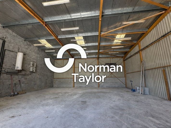 Location local d''activites 500 m² non divisibles