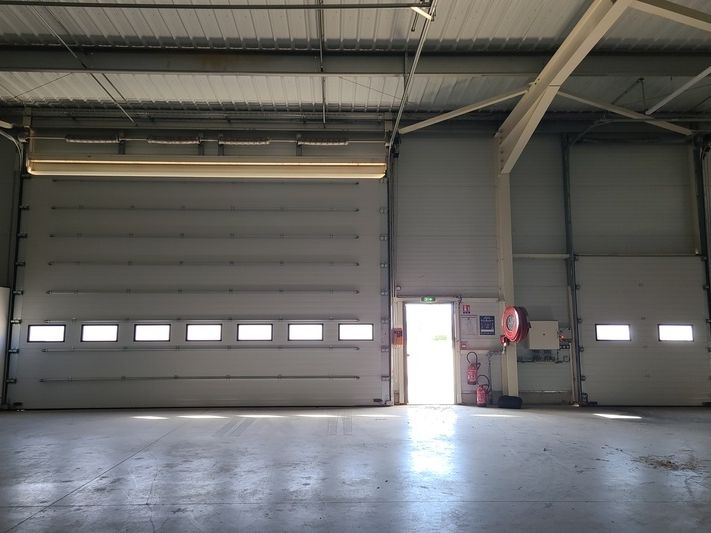 Local d'activité de 930 m² à louer – Béziers 