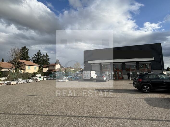 Location local d''activites 1200 m² non divisibles