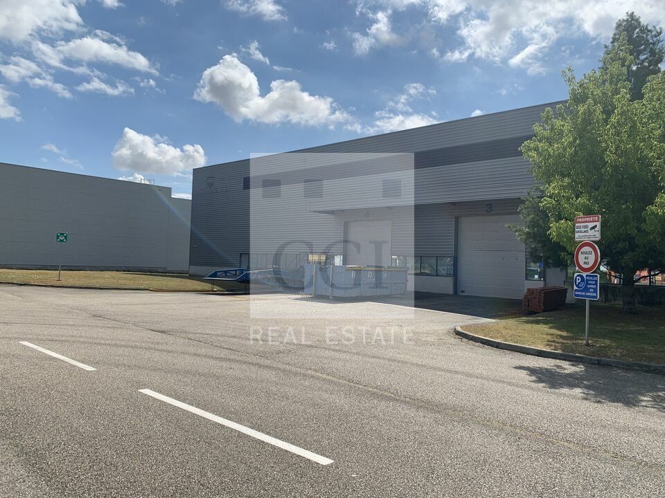 À LOUER – LOCAL D'ACTIVITÉS DE 1 000 m² – GENAS / ACCÈS IMMÉDIAT A43 – ROCADE EST