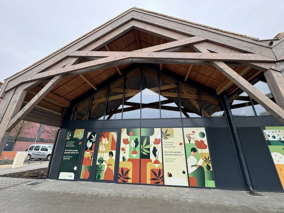 Location local commercial 135 m² divisibles à partir de 55.7 m²