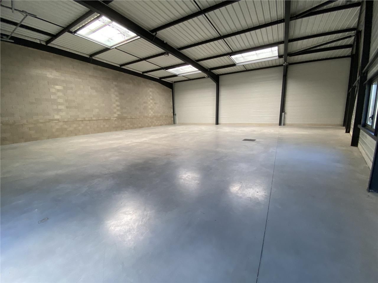 Location local 300 m² à Dreux