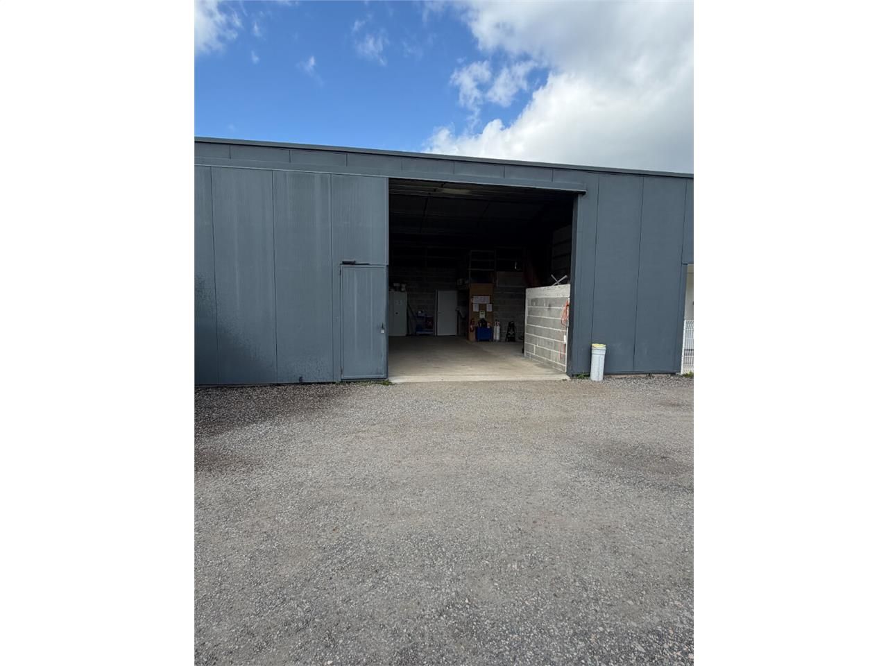 a louer - local d'activité saint junien - 315 m² - stockage + bureaux - parking