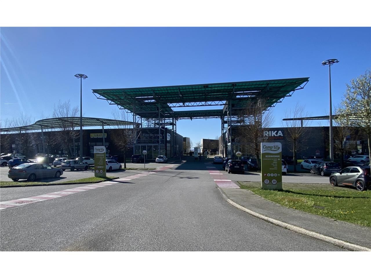 Location local commercial 450 m² à Gonfreville-l''Orcher