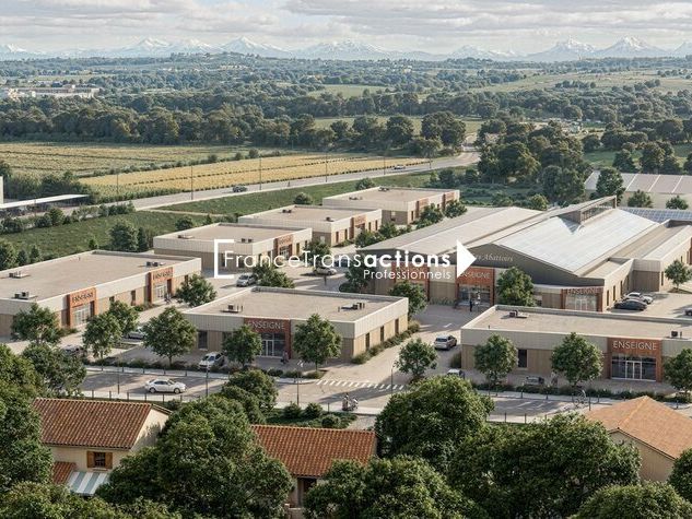 A VENDRE LOCAUX COMMERCIAUX 283 m² à 477 m² CASTELNAUDARY