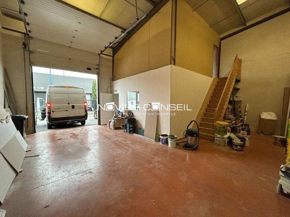 Location local d''activites 116 m² non divisibles