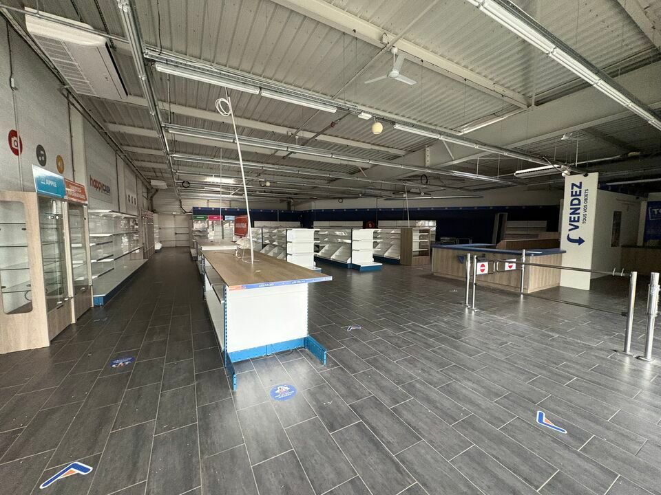 Location local commercial 457 m² non divisibles