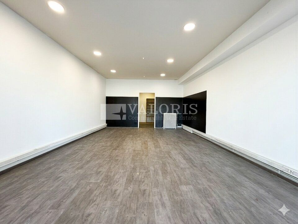 Valoris Real Estate vous propose un local commercial à louer de 48 m² le long des quais du Rhône dans Lyon 2ème.