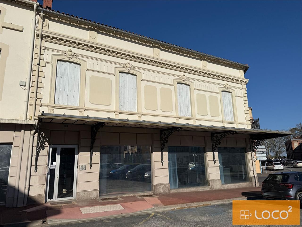 Location local commercial 370.00 m² à LAVAUR