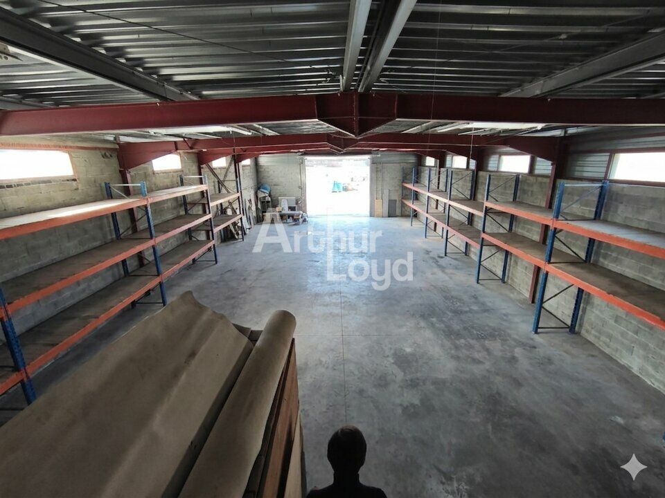 Vente local d''activites 955 m² non divisibles