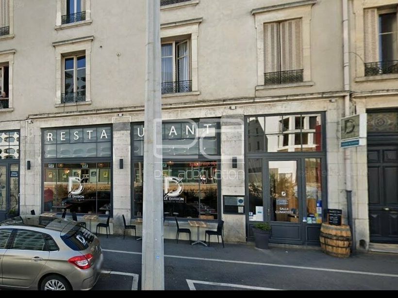 Location local commercial 200 m² non divisibles