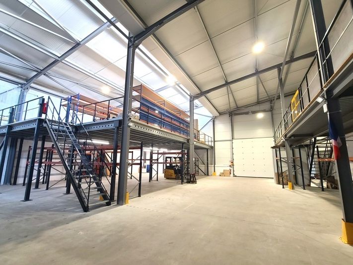 Local d'activité de 1 060 m² à louer ou à vendre - Béziers