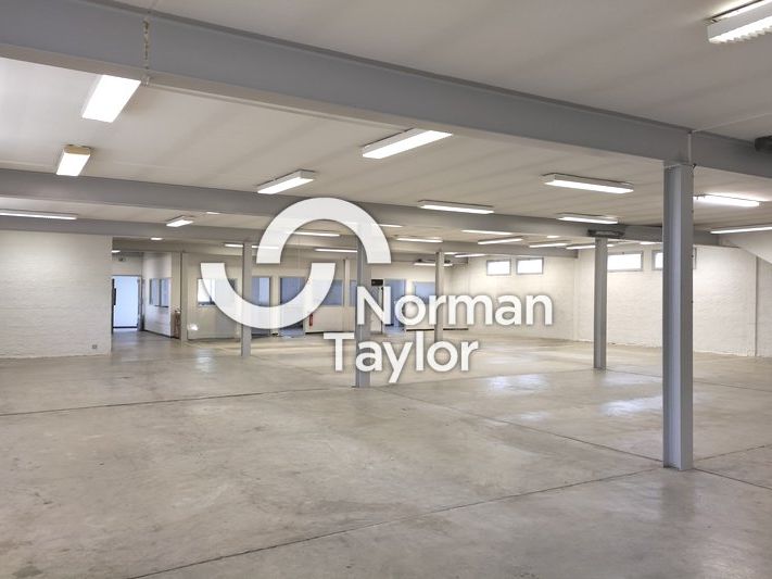 Location local d''activites 750 m² non divisibles