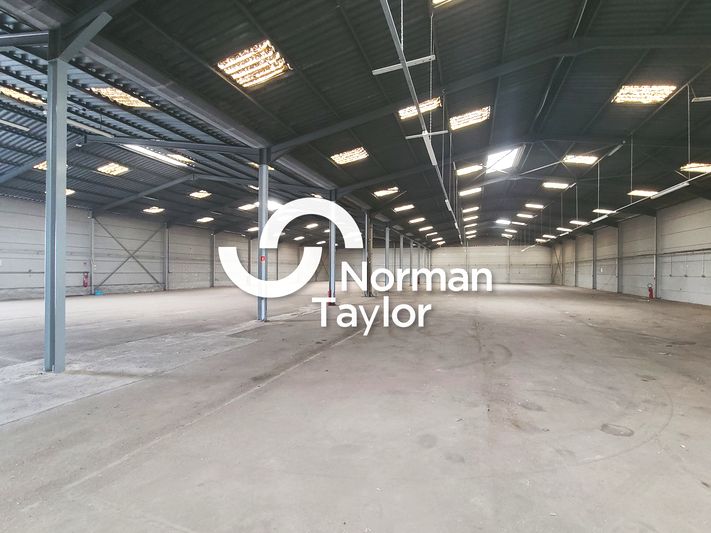 Location bureaux 1905 m² non divisibles