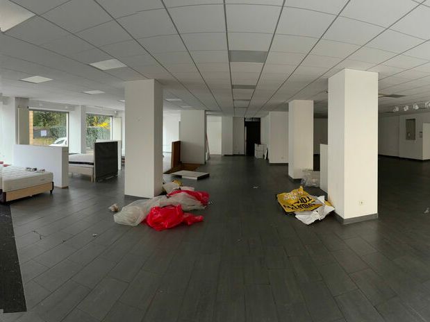 Location local commercial - 532 m²