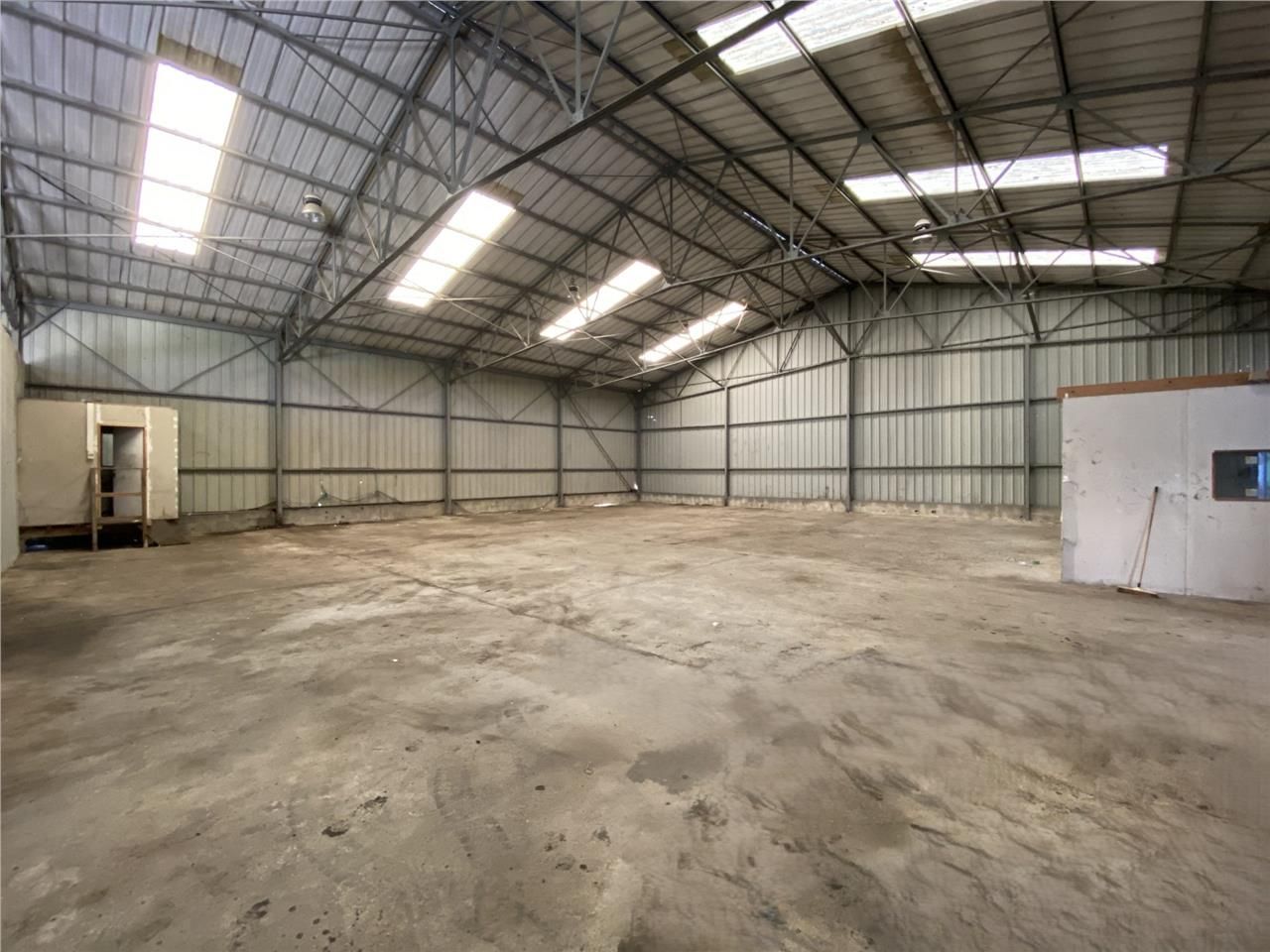 Location local 440 m² à Mainvilliers