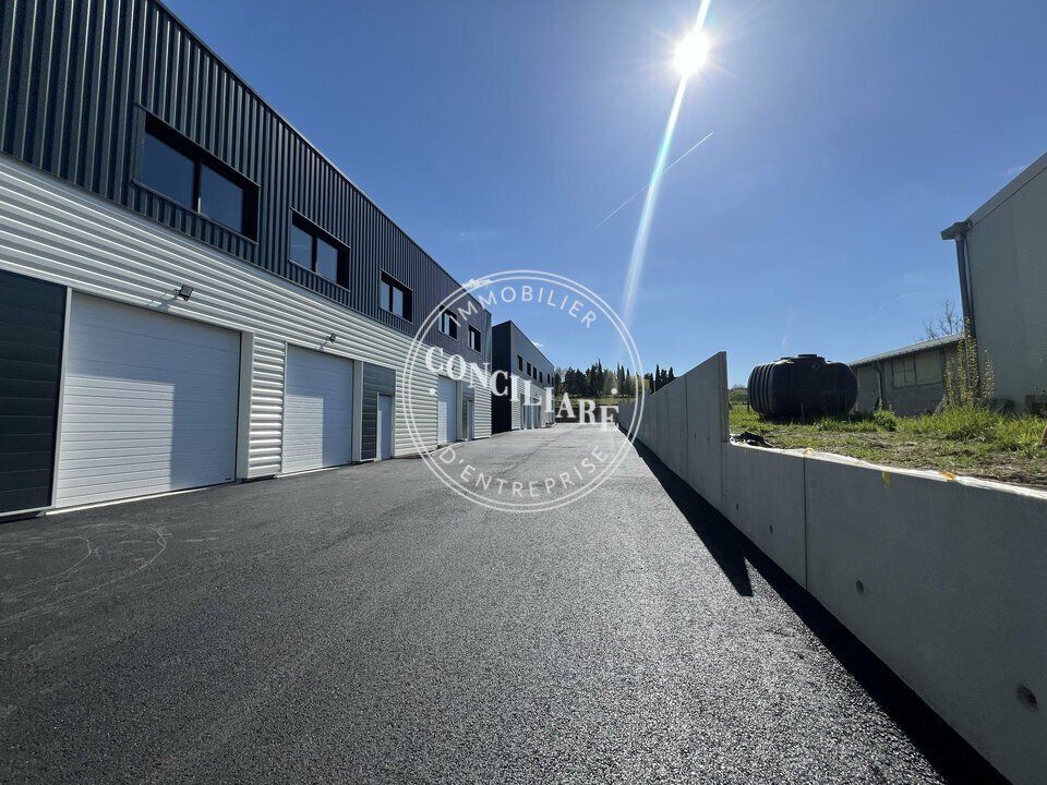 Vente local d''activites 276 m² non divisibles