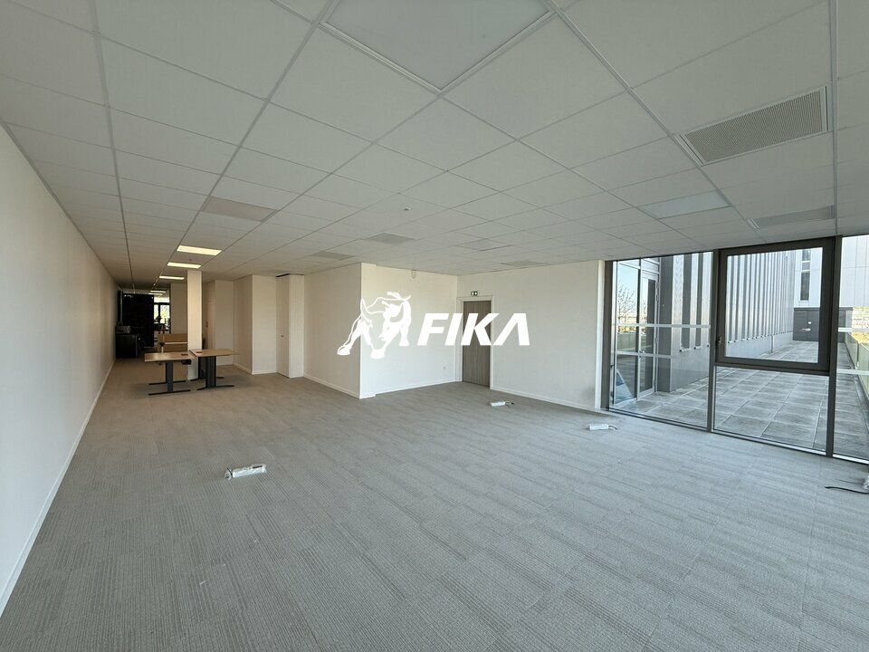 A LOUER - BUREAUX - 612 m² - (33700) - MERIGNAC