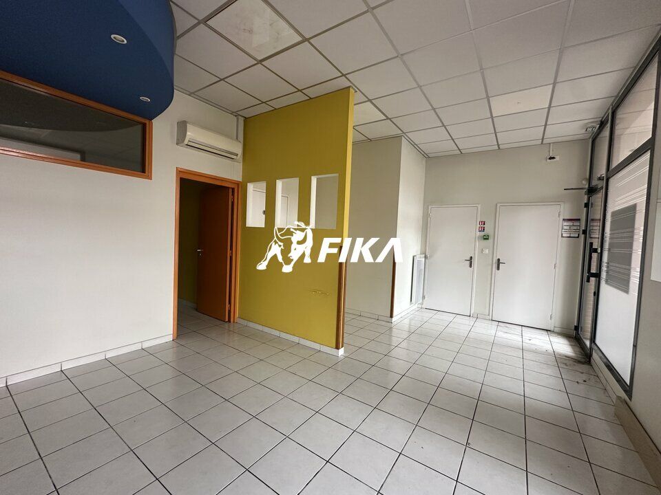 Vente local commercial 76 m² non divisibles
