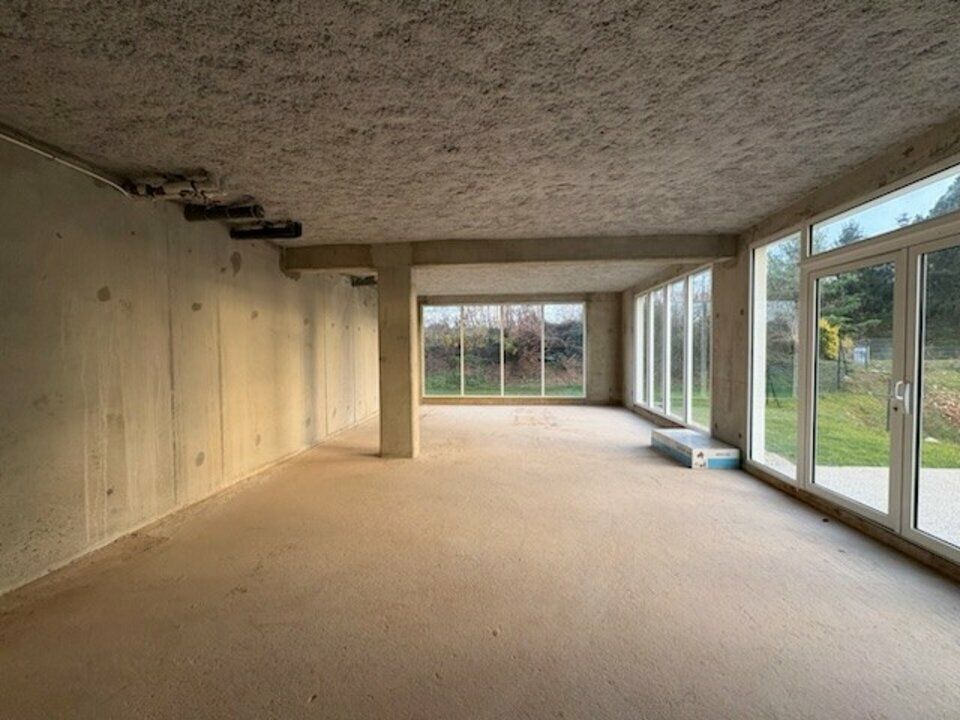 Local commercial / Local professionnel / Bureaux avec vitrines.