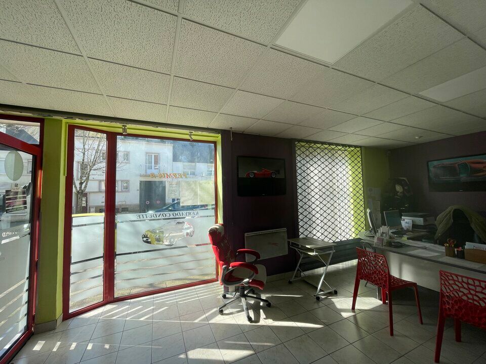 Vente local commercial 77.9 m² non divisibles