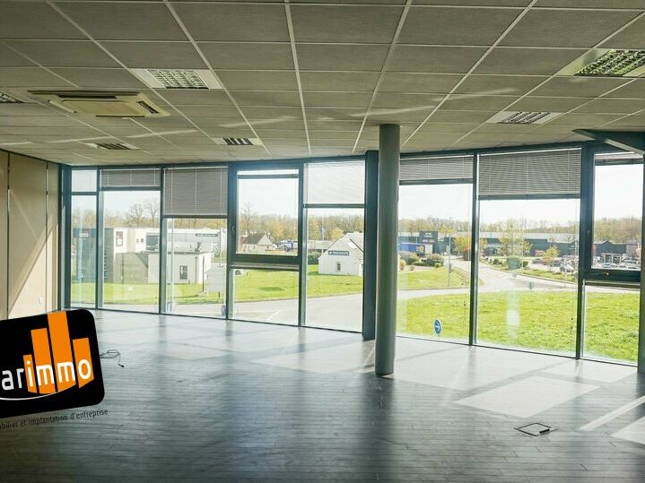 A LOUER plateau de 300 m² de bureaux cloisonnés, Chartres EST, à 2mn de l'échangeur A11.