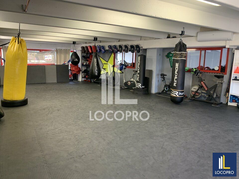 A LOUER - LOCAL D'ACTIVITÉ - 100 M2 - SAINT LAURENT DU VAR