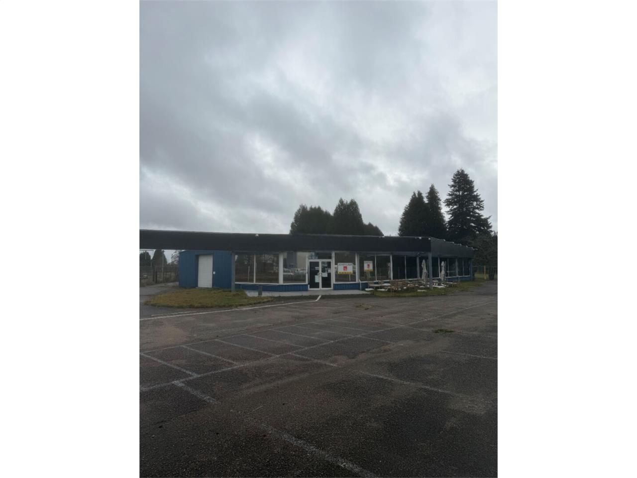 Location local commercial 500.00 m² à COUZEIX