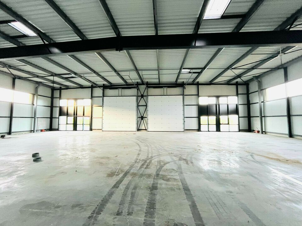 A LOUER -  LE HAVRE PLATEAU NORD - LOCAL D'ACTIVITÉ NEUF BRUT DE BÉTON D'ENVIRON 580 m2 + 12 STATIONNEMENTS PRIVATIFS