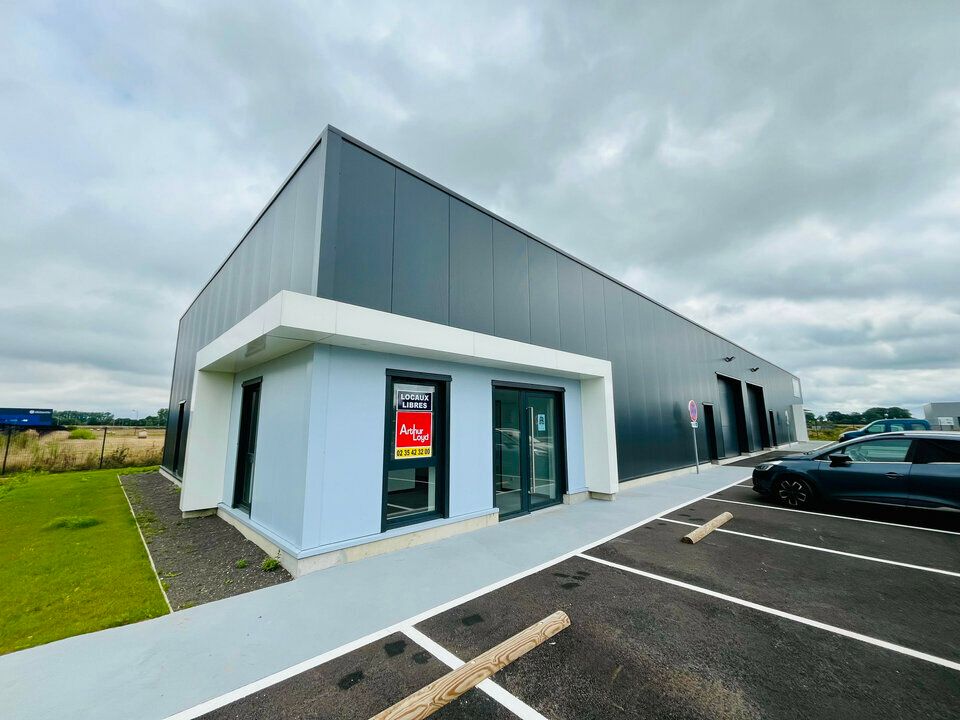 Location local d''activites 240 m² non divisibles