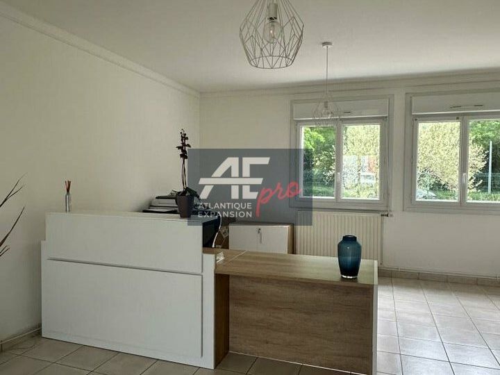 Location bureaux 139.45 m² non divisibles