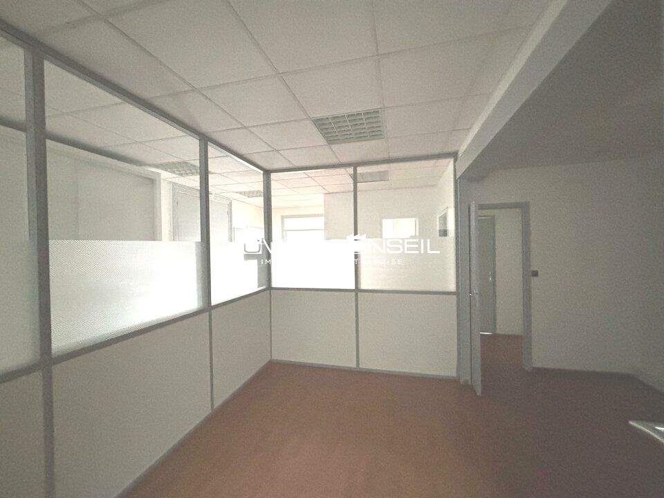 Vente bureaux 100.4 m² non divisibles