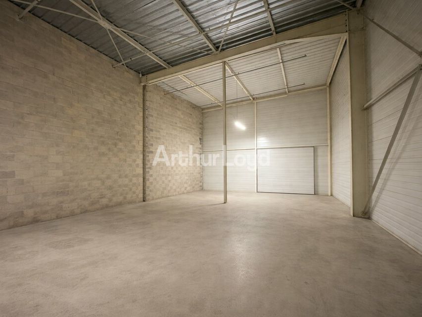 Location local commercial - 154 m²