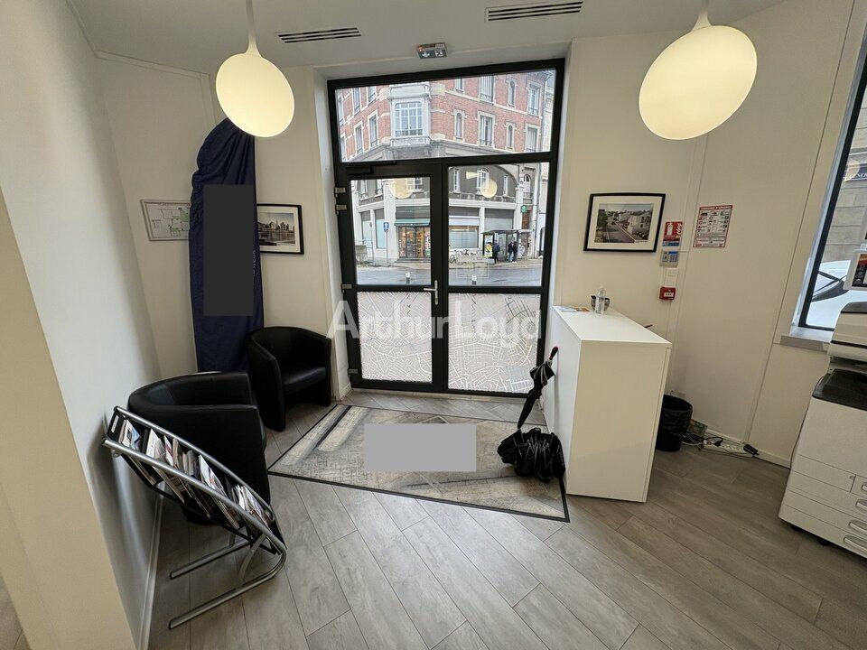 Location local commercial 65.5 m² non divisibles