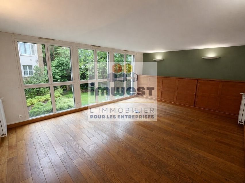 Location bureaux 125 m² non divisibles