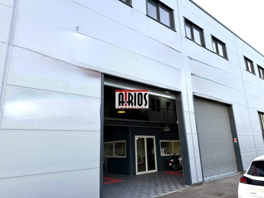 Location local commercial 198 m² non divisibles