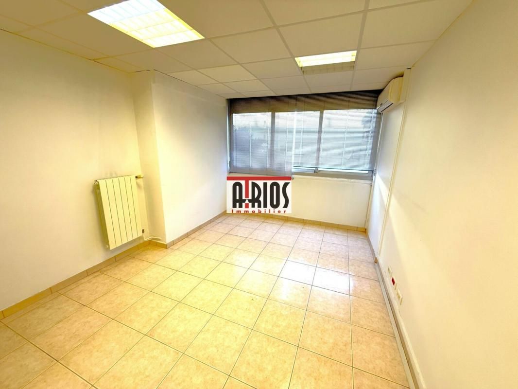 Vente bureaux 103 m² non divisibles