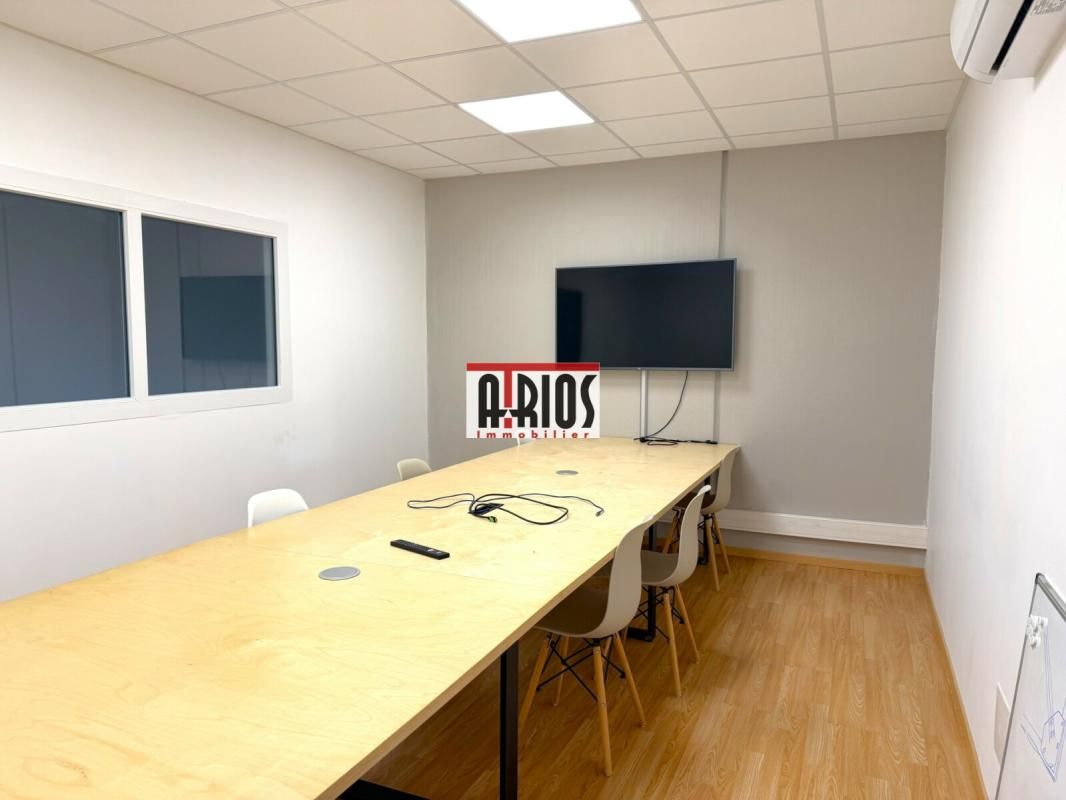 Location bureaux 200 m² non divisibles