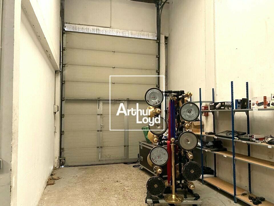 Vente local d''activites 300 m² non divisibles