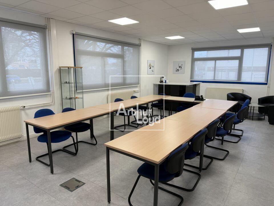 Vente local d''activites 3700 m² non divisibles