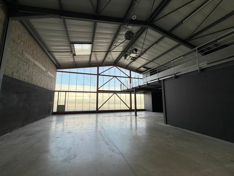 Valoris Real Estate vous propose à la location des bâtiments neufs d'activités situés sur la commune de Vaulx-en-Velin.