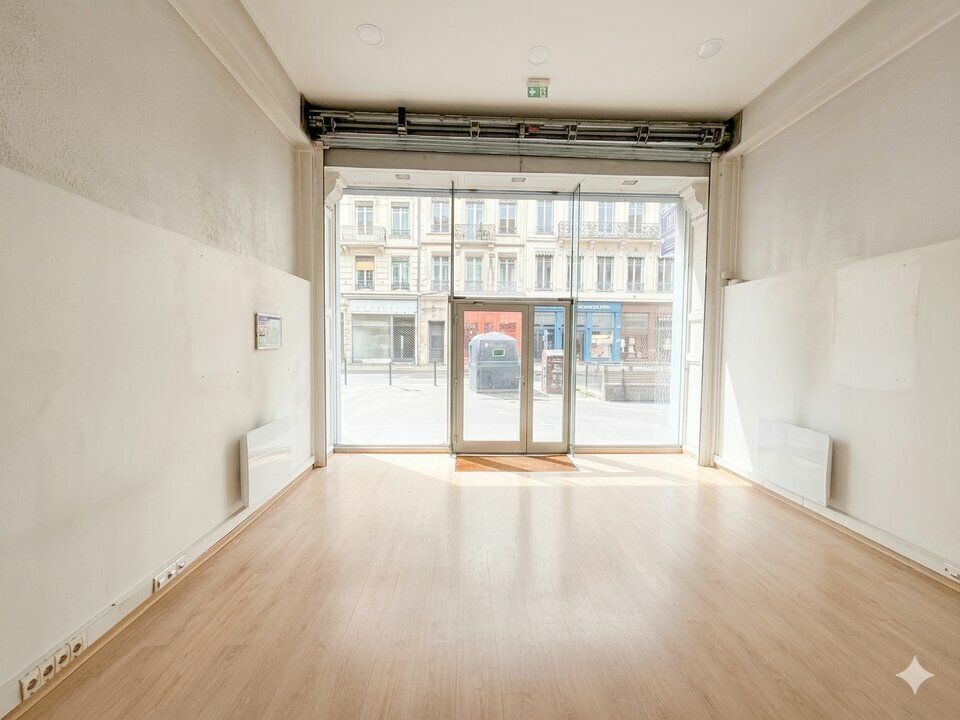 Valoris Real Estate vous propose à la location un local commercial d'une surface de 55.24 m² au cœur de la presqu'île et du 2ème arrondissement de Lyon.