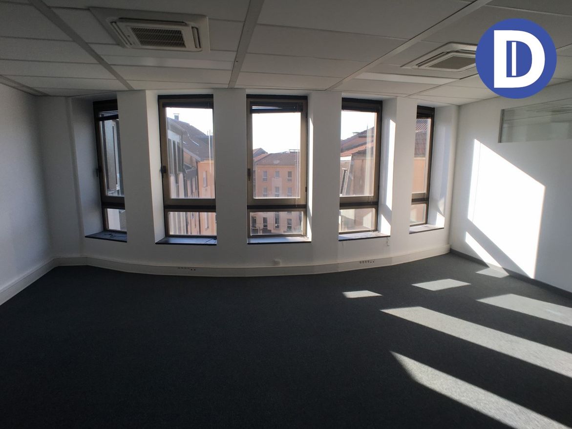 Location bureaux 88.00 m² non divisibles