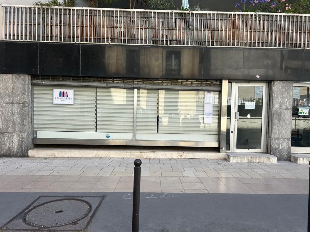 Location local commercial 105 m² non divisibles
