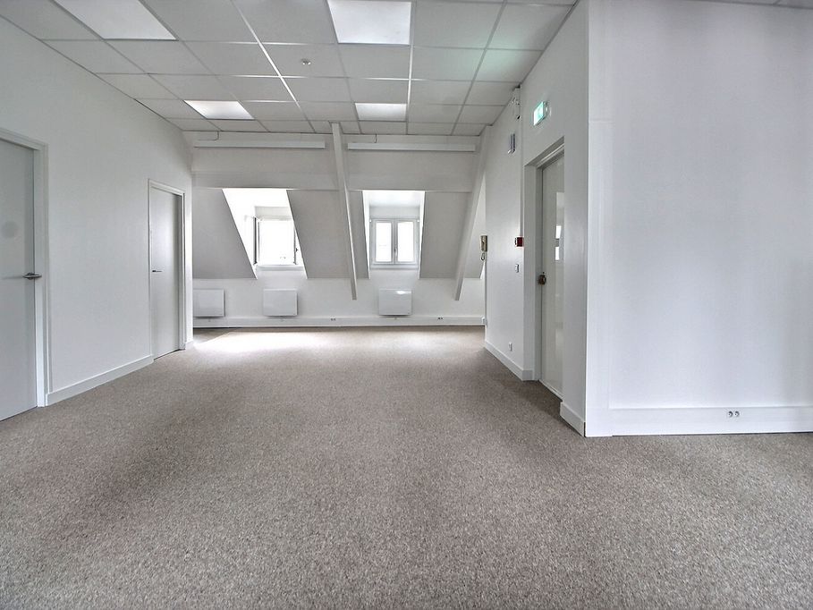 Location bureaux 66 m² non divisibles