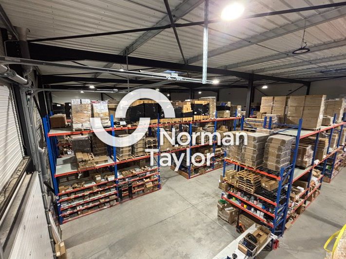 Location local d''activites 435 m² non divisibles
