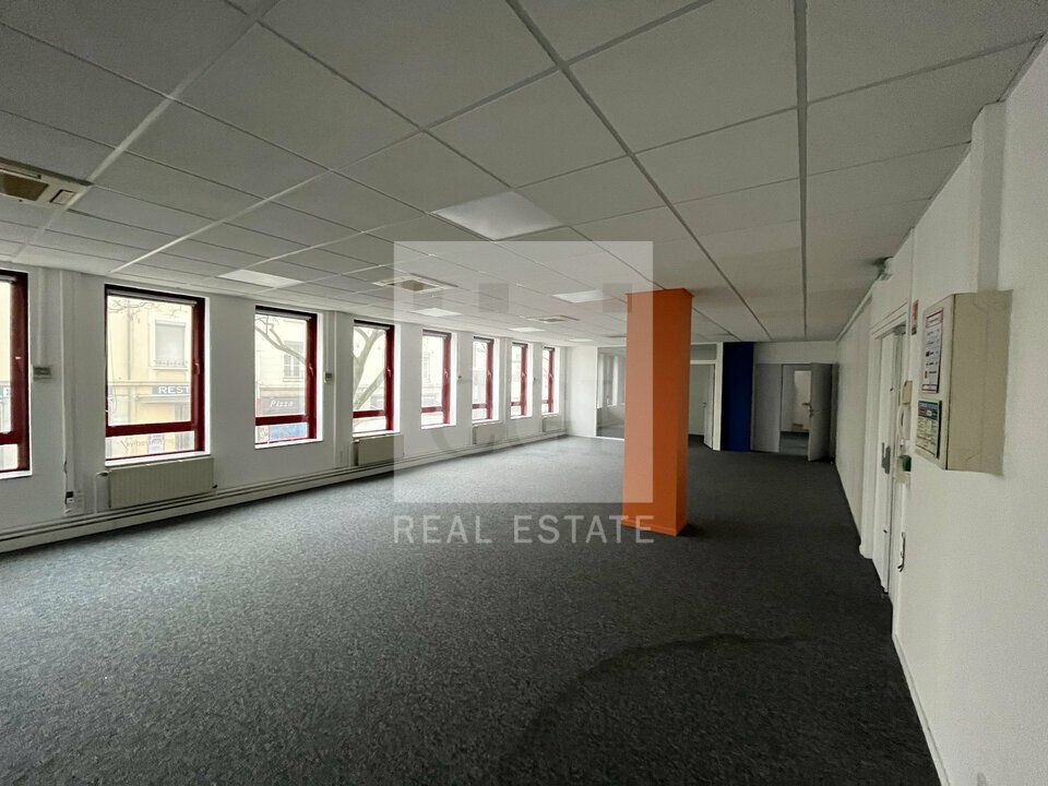 Location bureaux 1170.69 m² divisibles à partir de 65 m²
